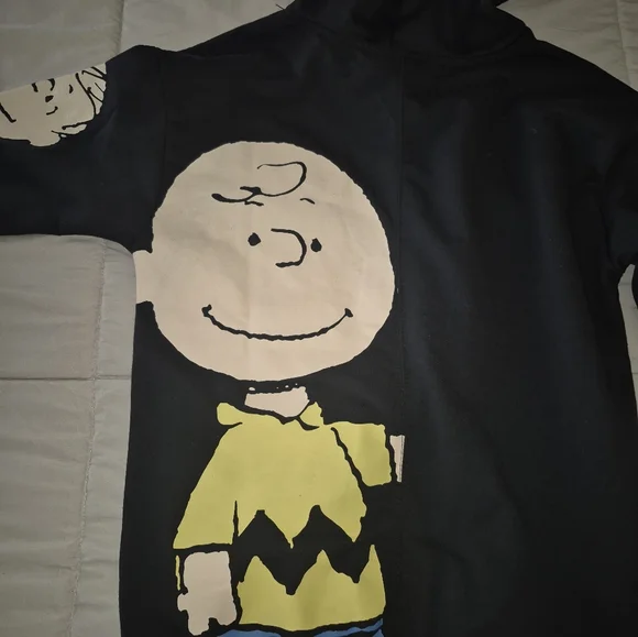 Black Hoodie-Peanuts - Picture 3 of 4